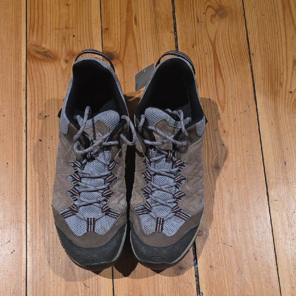 Scarpa Gray and Black Trail Athletic Shoes